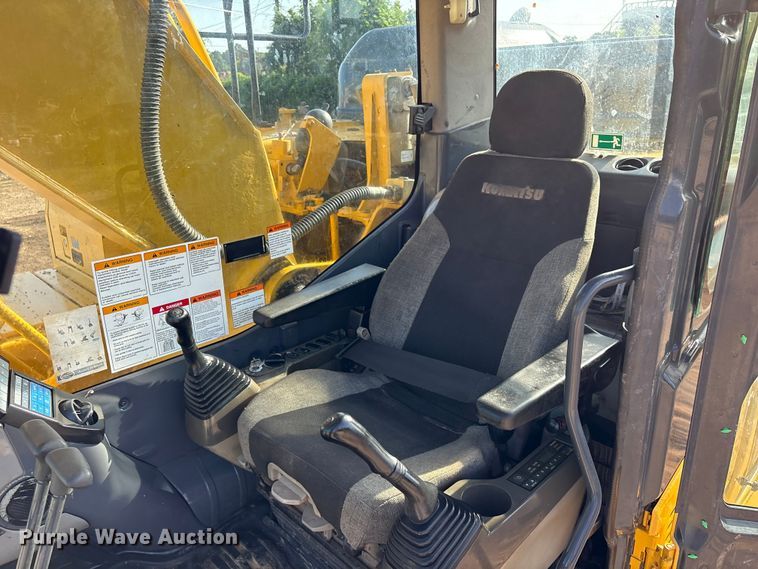 image for item EU0810 2017 Komatsu PC210LC-11 excavator
