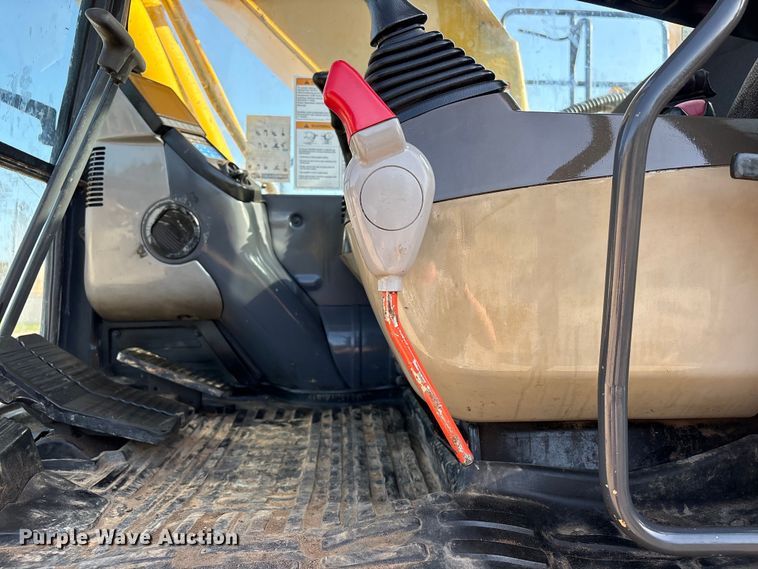 image for item EU0810 2017 Komatsu PC210LC-11 excavator