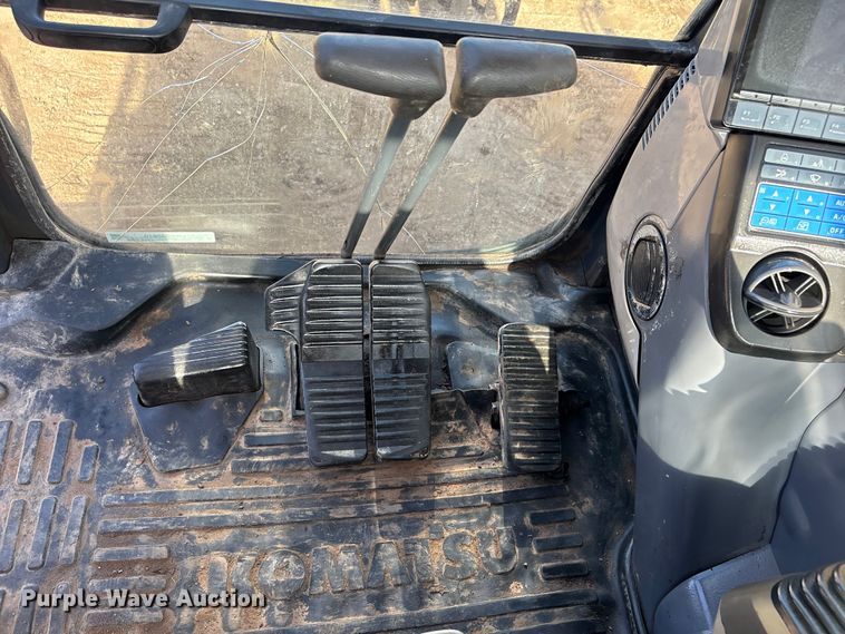 image for item EU0810 2017 Komatsu PC210LC-11 excavator