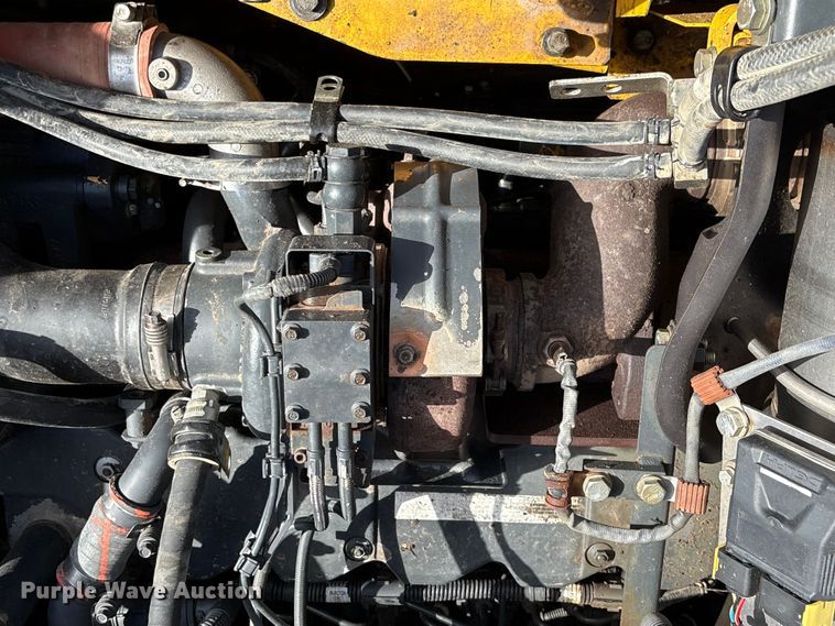 image for item EU0810 2017 Komatsu PC210LC-11 excavator