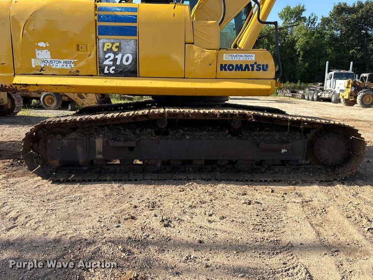 image for item EU0810 2017 Komatsu PC210LC-11 excavator