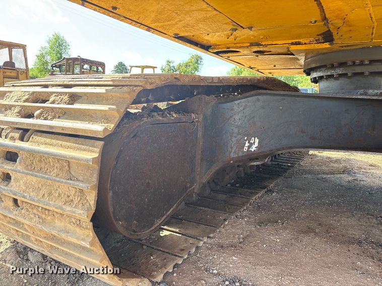 image for item EU0810 2017 Komatsu PC210LC-11 excavator