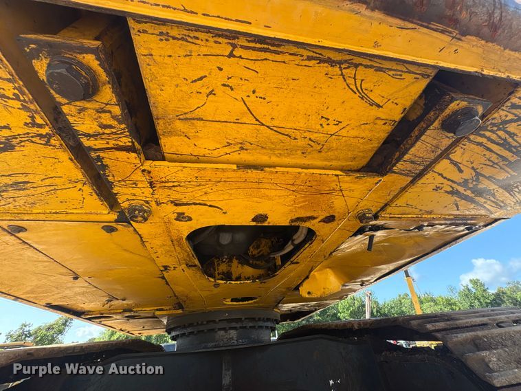 image for item EU0810 2017 Komatsu PC210LC-11 excavator