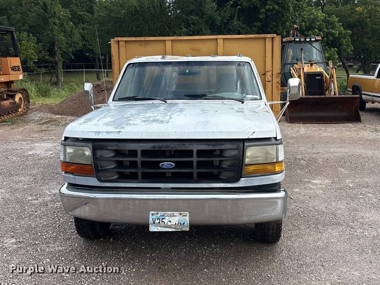 image for item EU5785 1992 Ford F350 dump truck