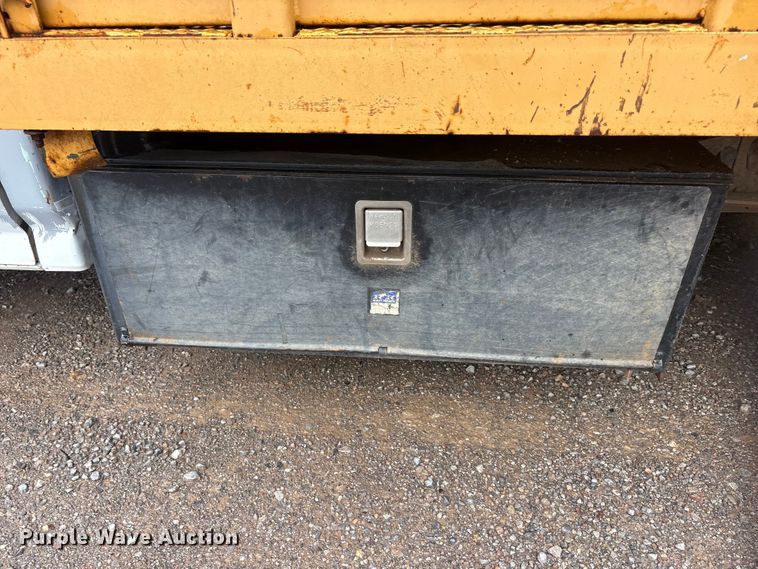 image for item EU5785 1992 Ford F350 dump truck