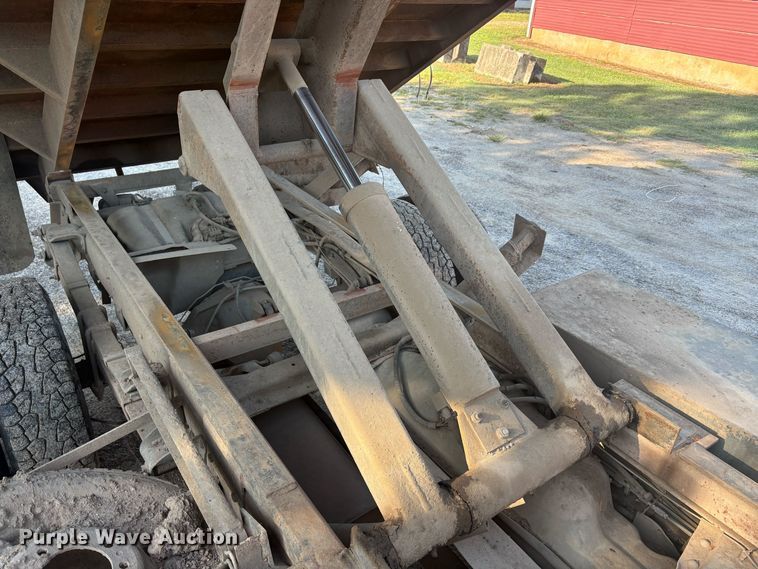 image for item EU5785 1992 Ford F350 dump truck
