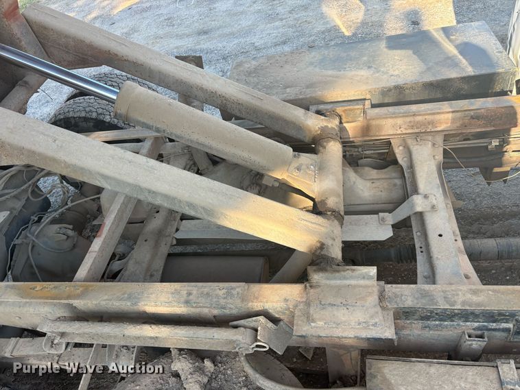 image for item EU5785 1992 Ford F350 dump truck