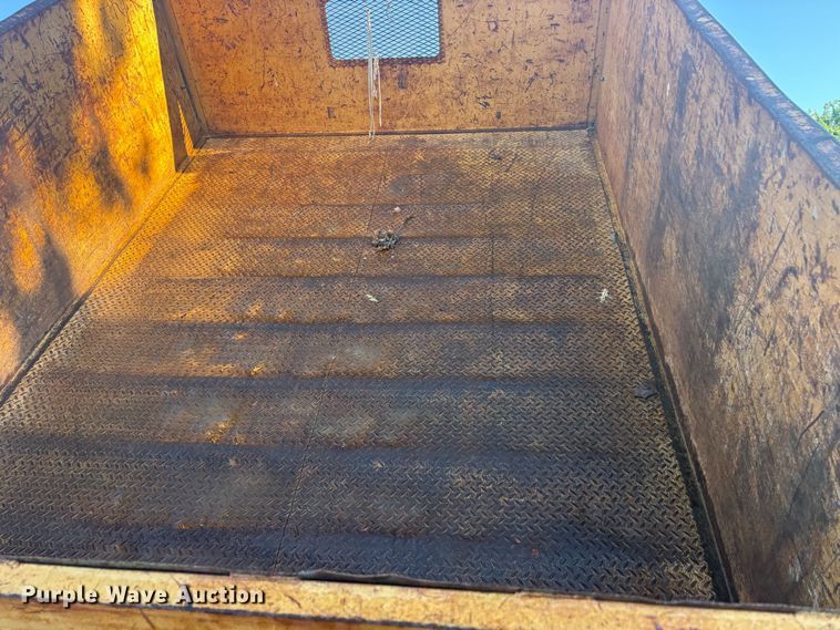 image for item EU5785 1992 Ford F350 dump truck