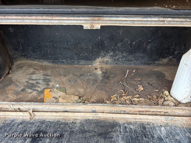 image for item EU5785 1992 Ford F350 dump truck