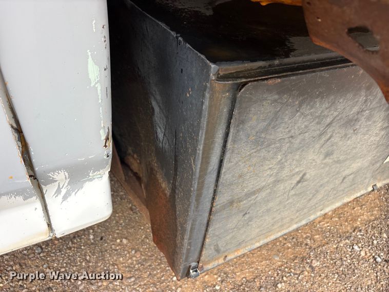 image for item EU5785 1992 Ford F350 dump truck