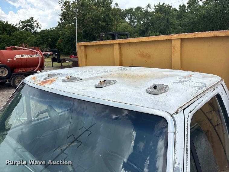image for item EU5785 1992 Ford F350 dump truck