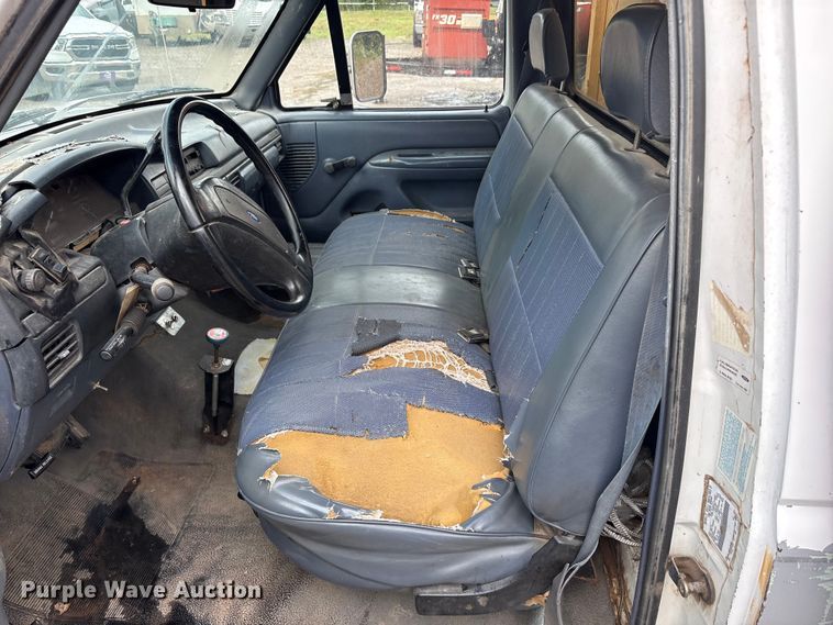 image for item EU5785 1992 Ford F350 dump truck