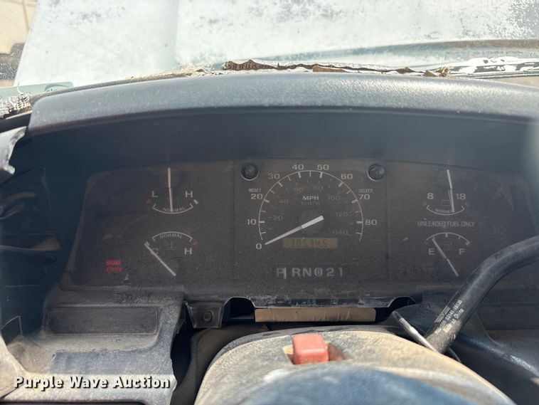 image for item EU5785 1992 Ford F350 dump truck