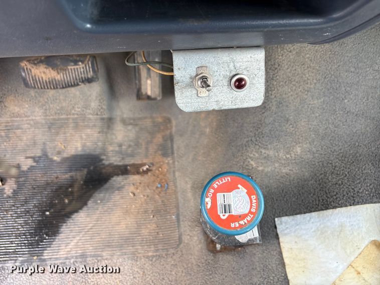 image for item EU5785 1992 Ford F350 dump truck
