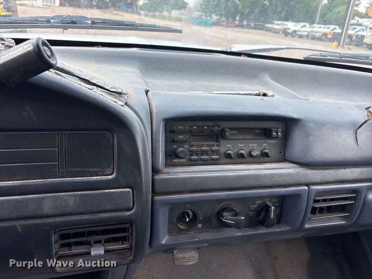 image for item EU5785 1992 Ford F350 dump truck