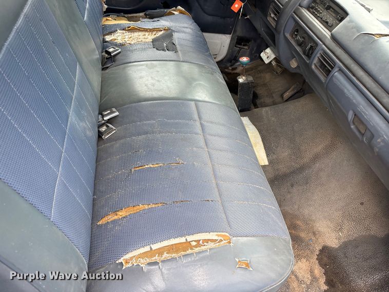 image for item EU5785 1992 Ford F350 dump truck