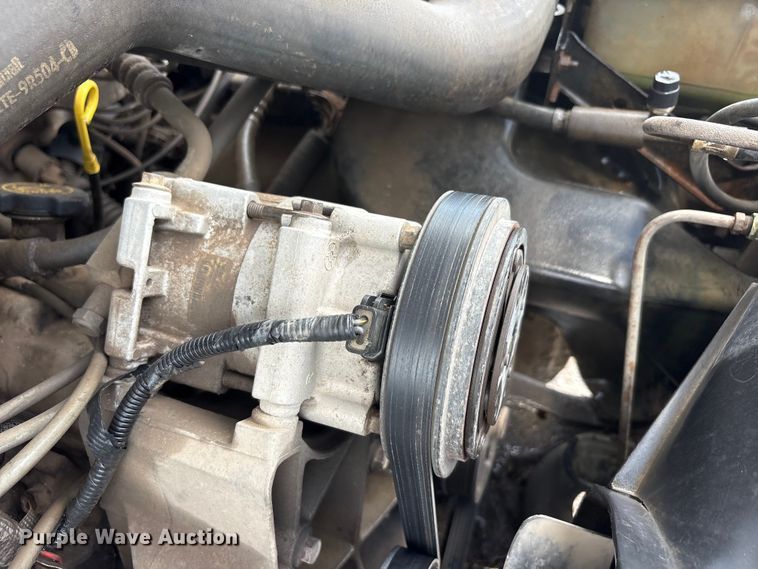 image for item EU5785 1992 Ford F350 dump truck