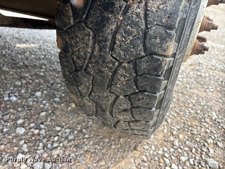 image for item EU5785 1992 Ford F350 dump truck