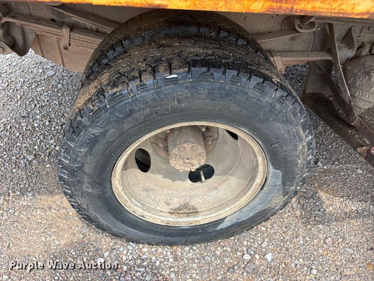 image for item EU5785 1992 Ford F350 dump truck