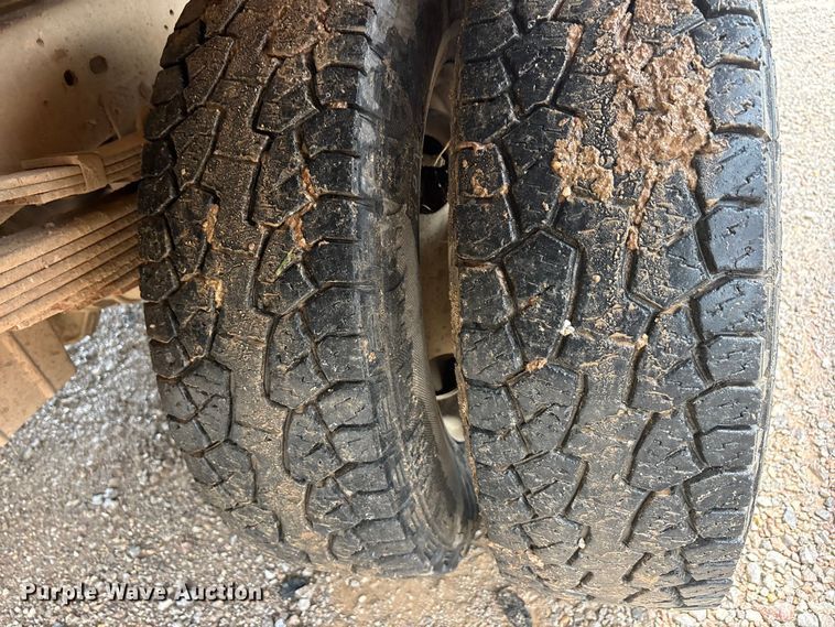 image for item EU5785 1992 Ford F350 dump truck