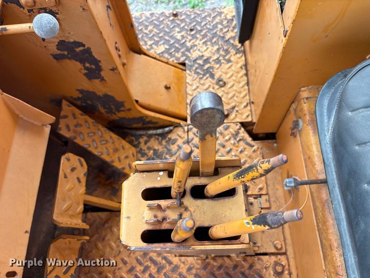 image for item EU5786 1982 Case 1450B track loader