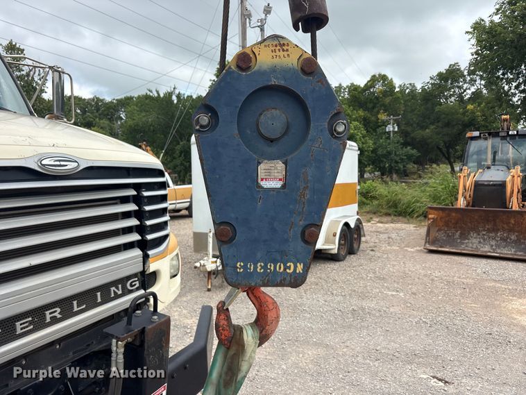 image for item EU5790 2006 Sterling L8500 Series crane truck