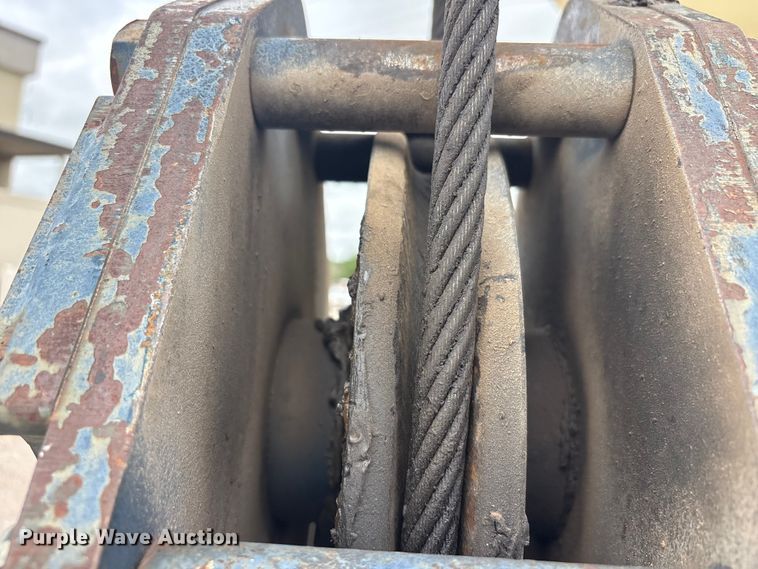image for item EU5790 2006 Sterling L8500 Series crane truck
