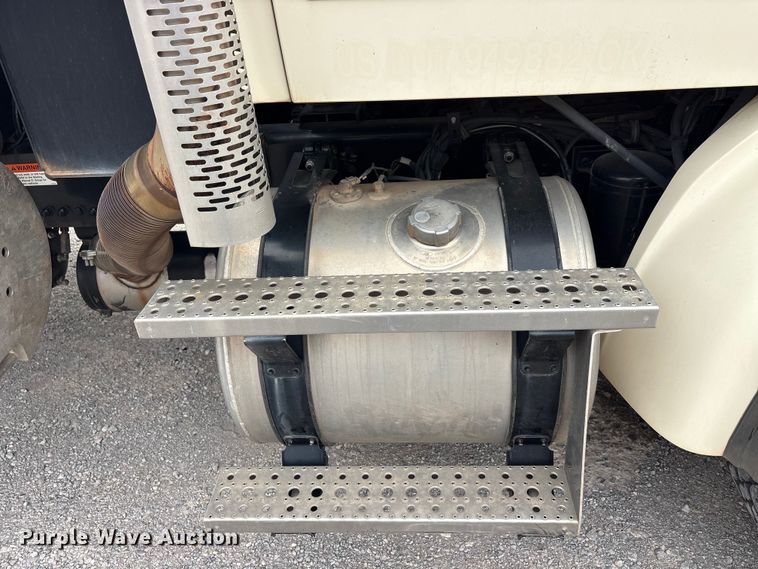 image for item EU5790 2006 Sterling L8500 Series crane truck