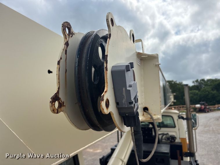 image for item EU5790 2006 Sterling L8500 Series crane truck
