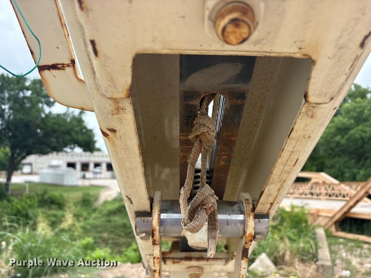 image for item EU5790 2006 Sterling L8500 Series crane truck