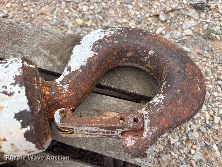 image for item EU5790 2006 Sterling L8500 Series crane truck