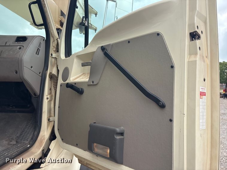 image for item EU5790 2006 Sterling L8500 Series crane truck