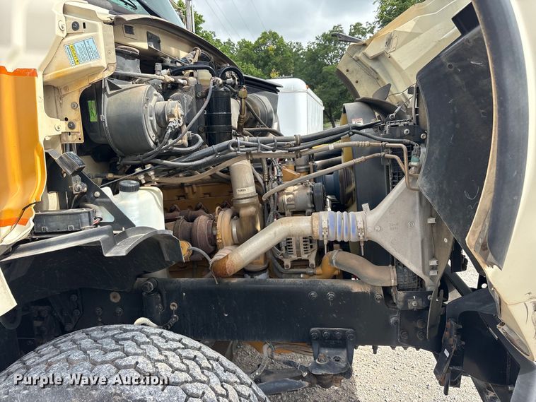 image for item EU5790 2006 Sterling L8500 Series crane truck