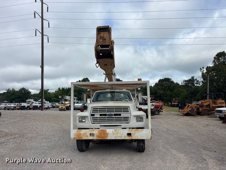 image for item EU5791 1991 Ford F800 bucket truck