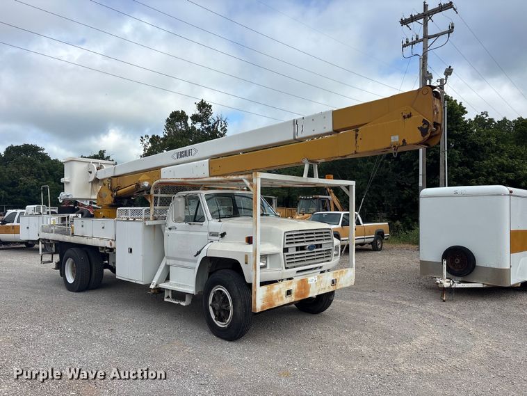 image for item EU5791 1991 Ford F800 bucket truck