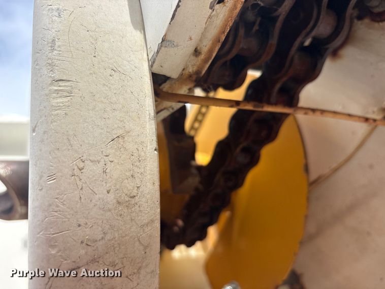 image for item EU5791 1991 Ford F800 bucket truck