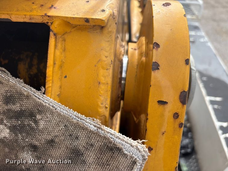 image for item EU5791 1991 Ford F800 bucket truck