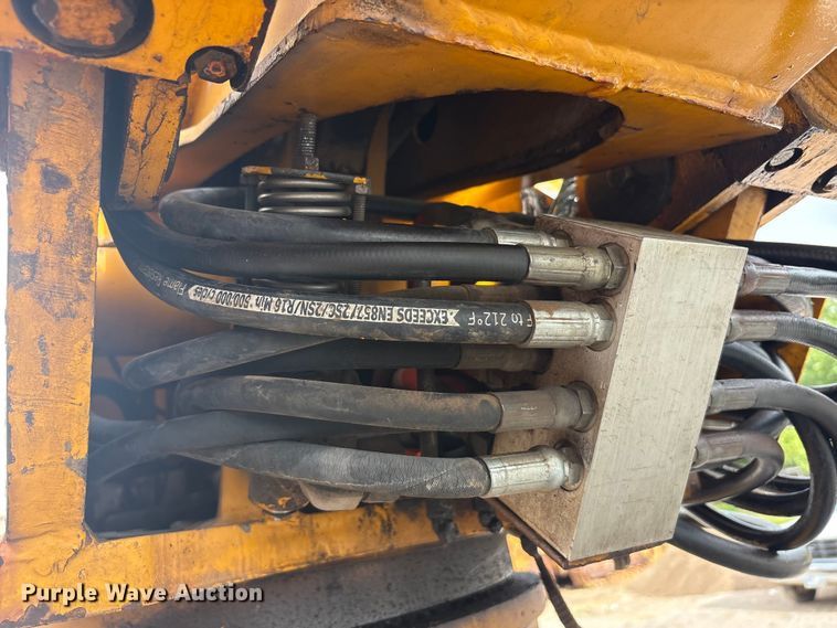 image for item EU5791 1991 Ford F800 bucket truck