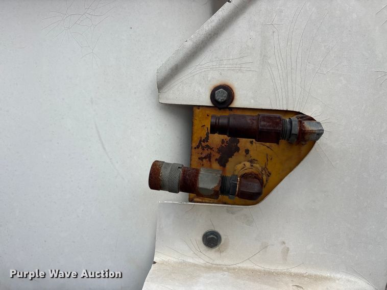 image for item EU5791 1991 Ford F800 bucket truck