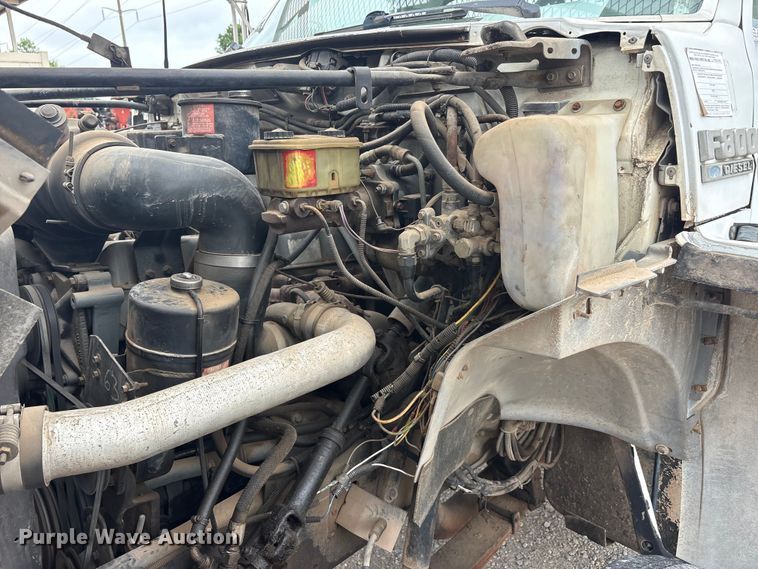 image for item EU5791 1991 Ford F800 bucket truck