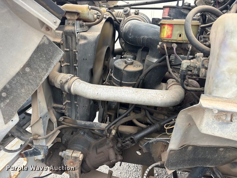 image for item EU5791 1991 Ford F800 bucket truck
