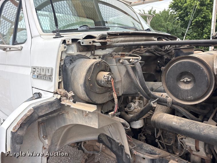 image for item EU5791 1991 Ford F800 bucket truck