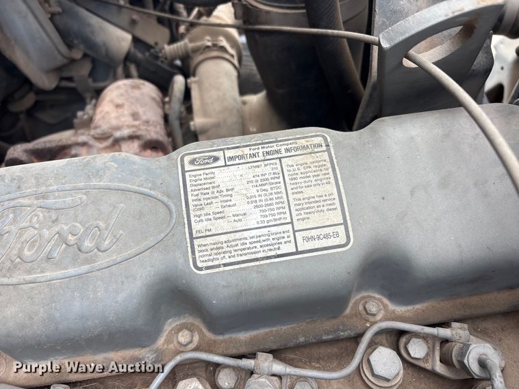 image for item EU5791 1991 Ford F800 bucket truck