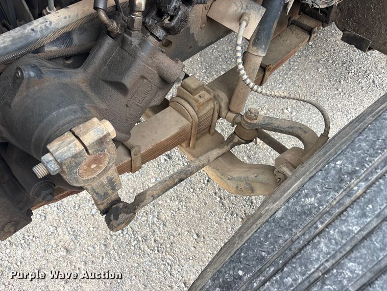 image for item EU5791 1991 Ford F800 bucket truck
