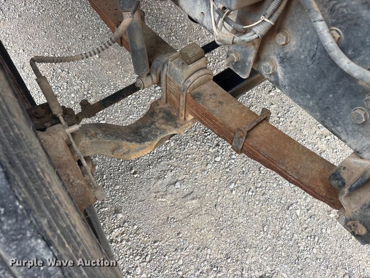image for item EU5791 1991 Ford F800 bucket truck