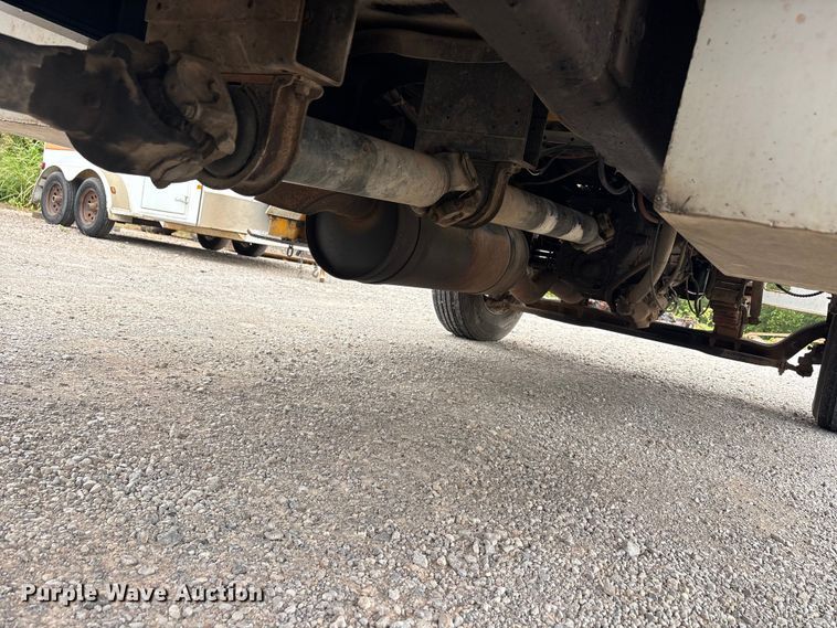 image for item EU5791 1991 Ford F800 bucket truck