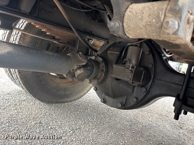 image for item EU5791 1991 Ford F800 bucket truck