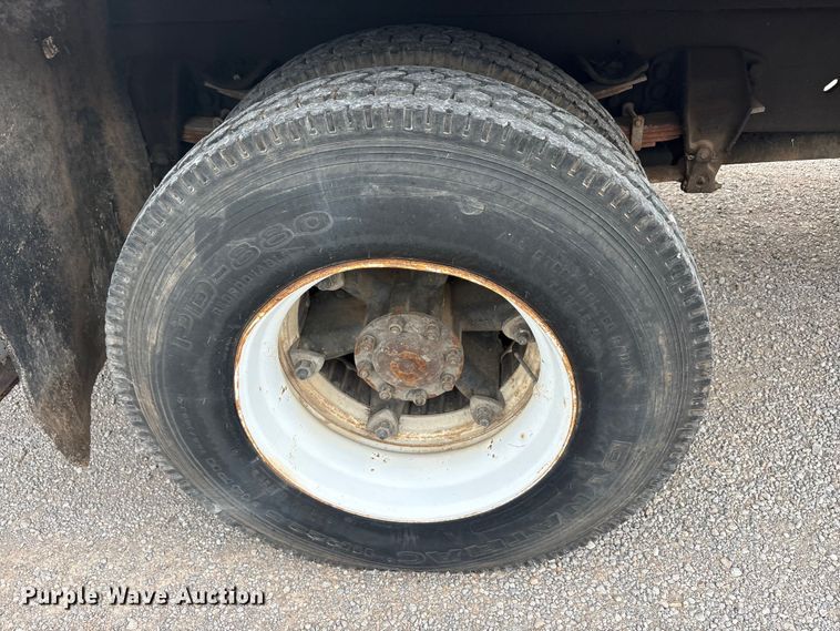 image for item EU5791 1991 Ford F800 bucket truck