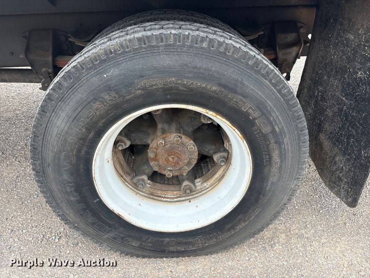 image for item EU5791 1991 Ford F800 bucket truck
