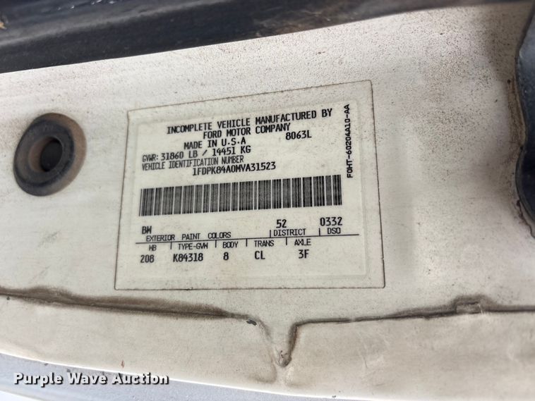 image for item EU5791 1991 Ford F800 bucket truck